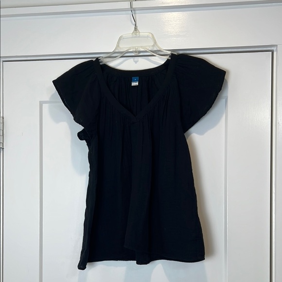 Old Navy Black Ruffled Cap Sleeve Blouse size small. - Picture 1 of 5